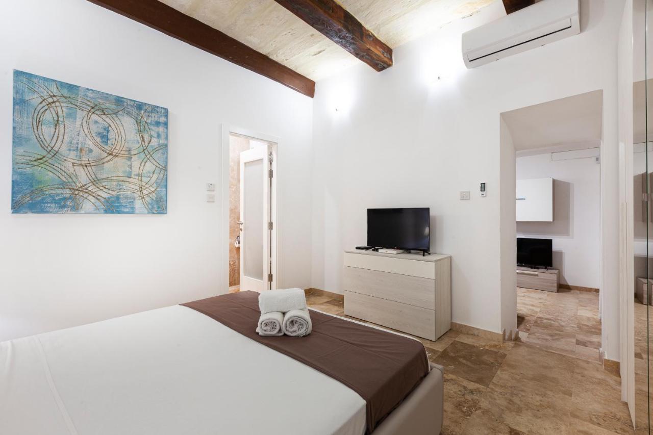 Designer Home With Comfy Sofa In Central Valletta By 360 Estates Exteriör bild