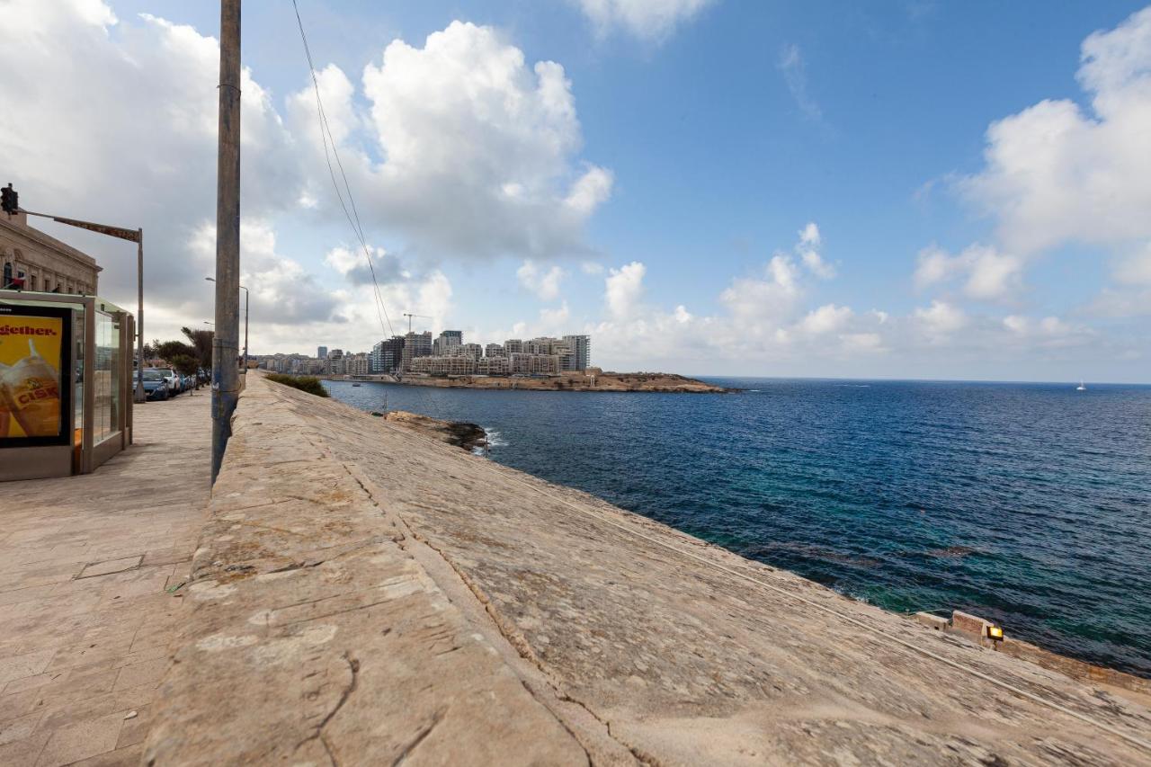 Designer Home With Comfy Sofa In Central Valletta By 360 Estates Exteriör bild